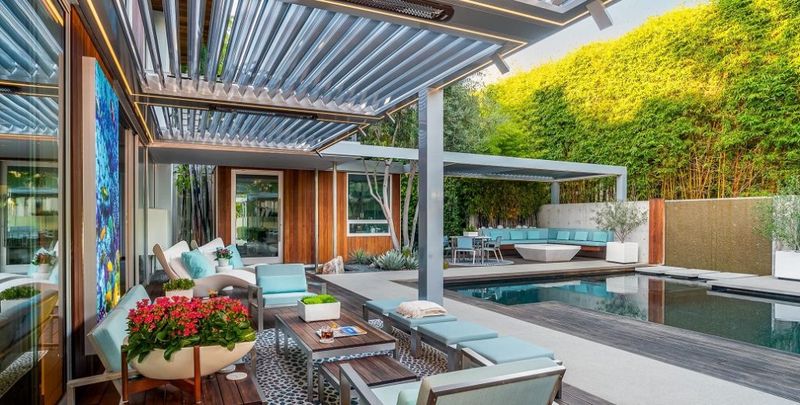 9 Outdoor Kitchen, Lounge, And Garden Spaces Popular In Wyoming Homes - Decor Hint Wind-Protected Lounges
