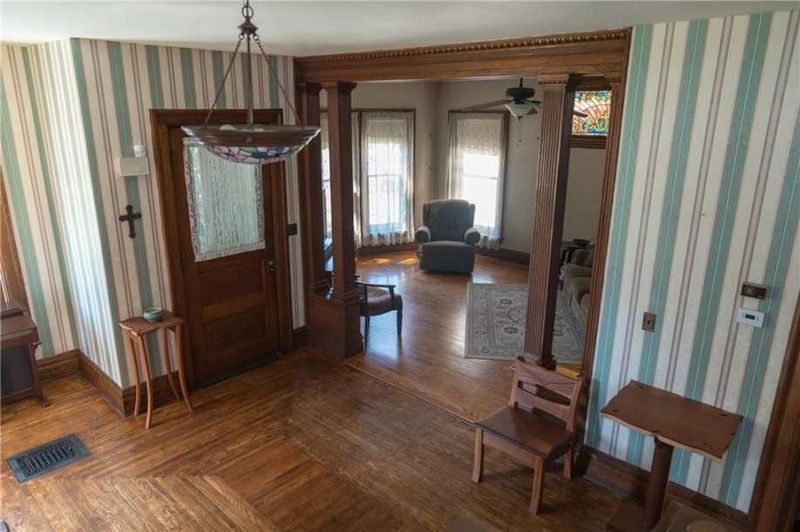 6 Things In Erie Homes That Are Making A Comeback + 4 That Have Always Had Timeless Style - Decor Hint Hardwood Floors