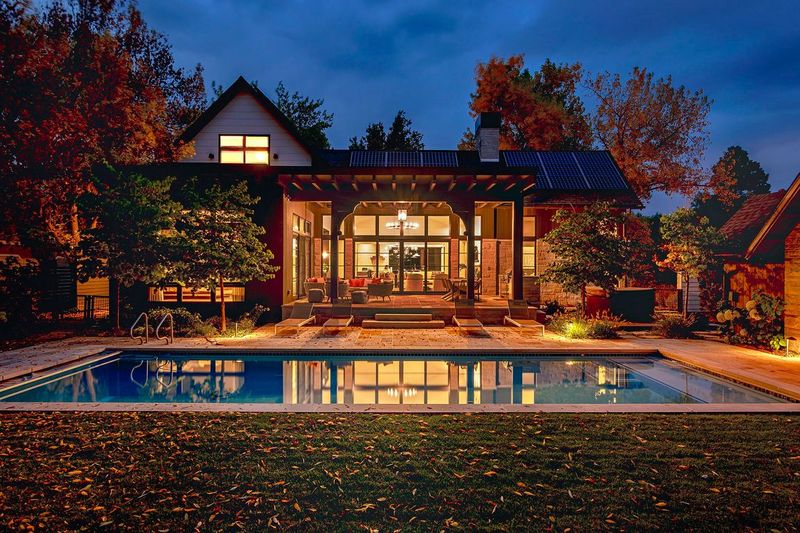 Try To Spot These 13 Magnificent Mirror Houses In The US - Decor Hint The Faceted House, Boulder, CO
