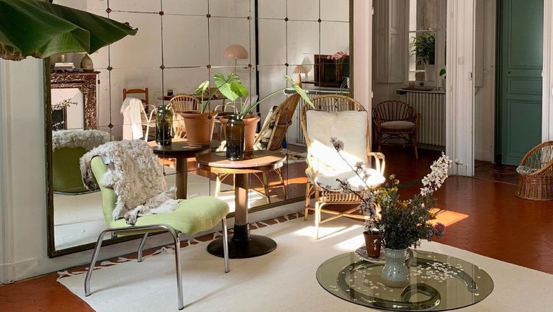 10 Home Features Jersey City Buyers Are Starting To Avoid + 4 They Have Avoided Already - Decor Hint Mirrored Walls