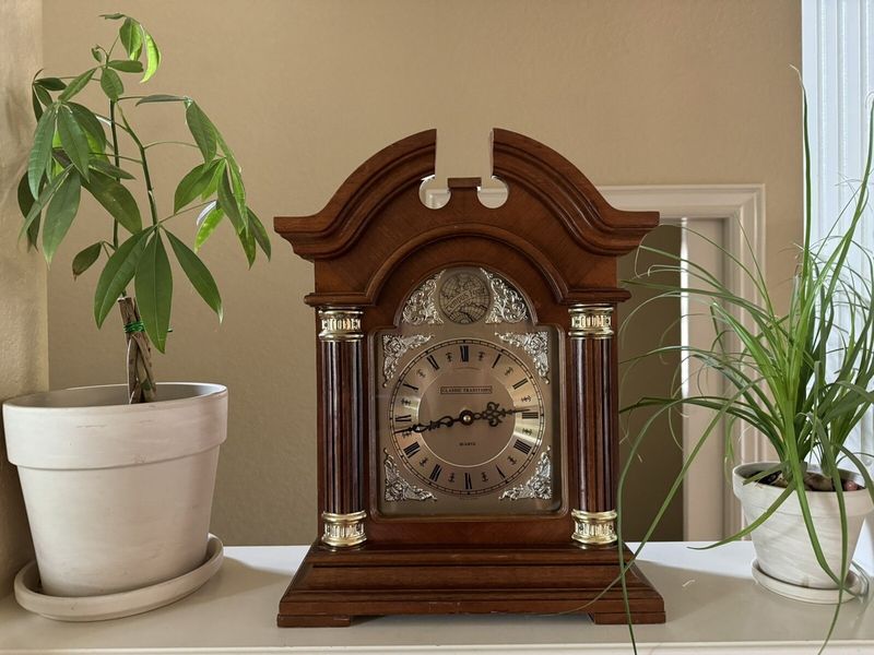 8 Charming Finds From Boise That Prove Idaho's Taste Is Truly Lasting - Decor Hint Antique Mantel Clocks