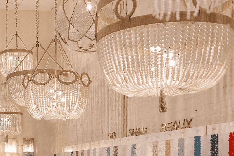 Classic Georgia Vibes Meet Timeless Style: 11 Decorating Trends Taking Over Now - Decor Hint Statement Southern Lighting