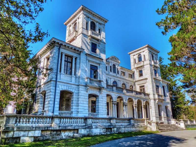 22 Millionaire Mansions In The US You've Never Heard Of (But Should) - Decor Hint Swannanoa Palace – Afton, Virginia