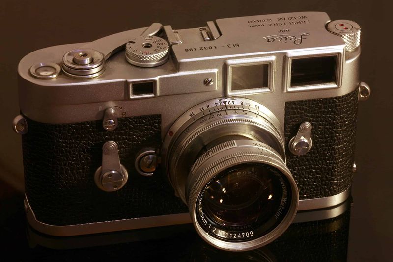 Grandma's Treasures That Are Worth A Fortune In 2025 - Decor Hint Throwback Cameras