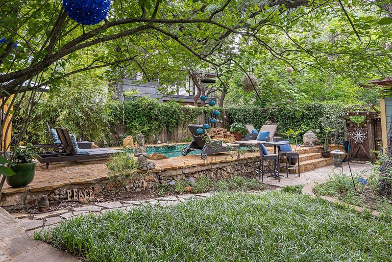 7 Most Popular Outdoor Living Styles In Austin, Texas - Decor Hint Bohemian Garden Retreats