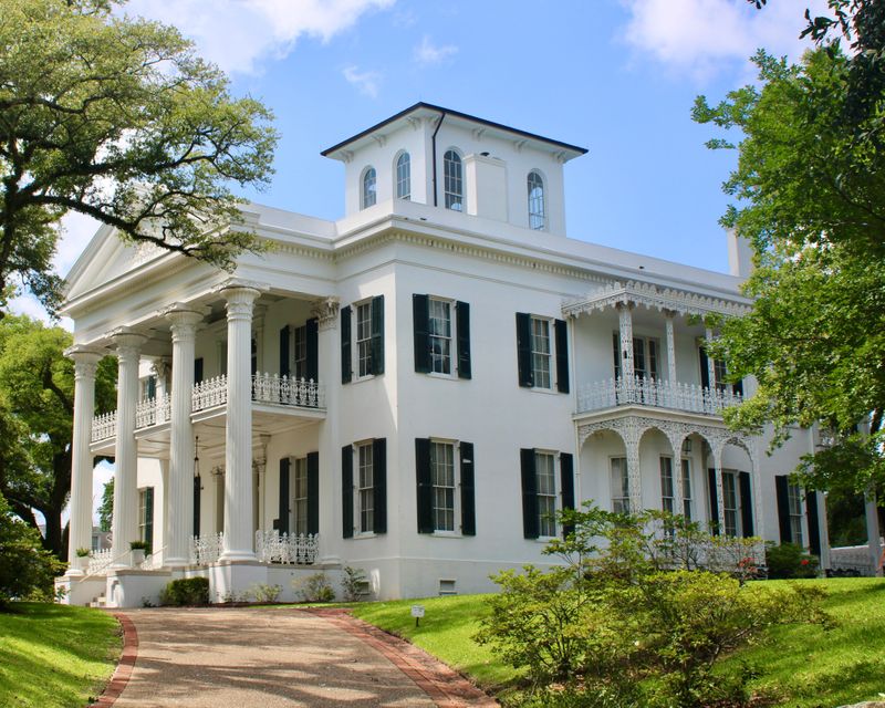 21 Secluded Mansions In Mississippi Featuring Centuries Of Craftsmanship - Decor Hint Stanton Hall — Natchez, MS