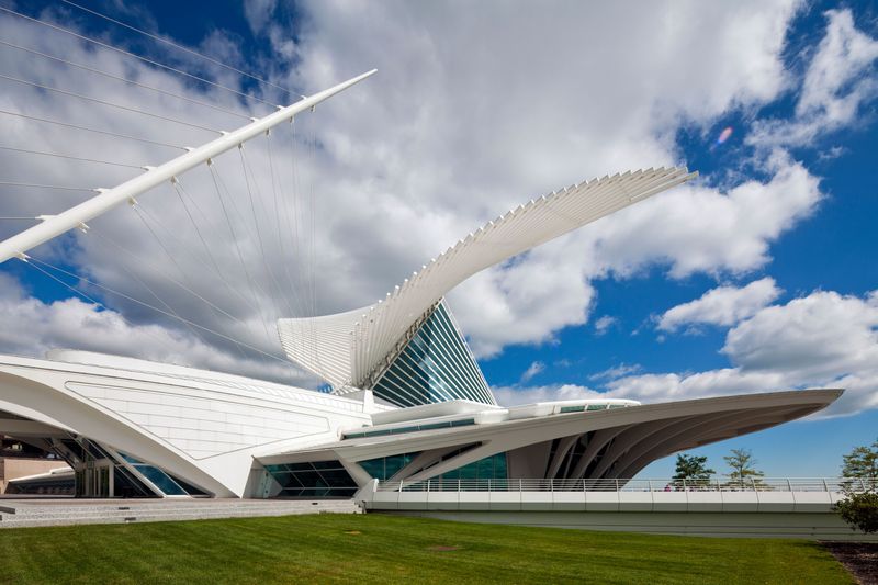 Milwaukee Art Museum (Calatrava's addition) – Wisconsin, USA
