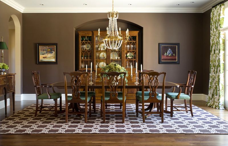 Old Is Still Gold: 9 Decor Tips To Welcome Vintage Style Into Your Contemporary Home In 2025 - Decor Hint Statement Lighting From Yesteryear