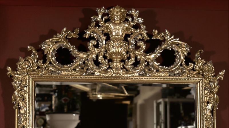 8 Antique Pieces That'll Increase In Value In 2025 And 8 That Will Decrease - Decor Hint Victorian Mirrors: Reflecting Growing Value