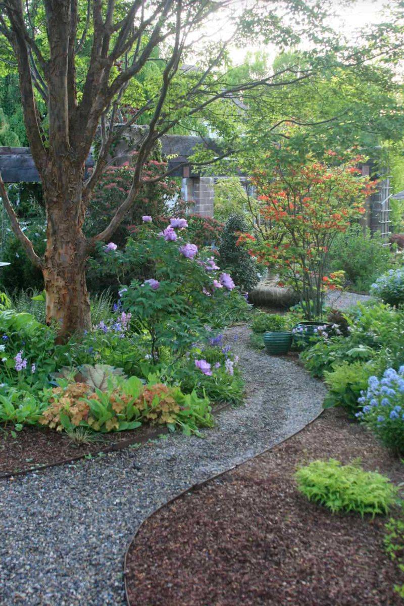 Create A Lush Escape 23 Gorgeous Designs For Small Backyards - Decor Hint Gravel Pathways