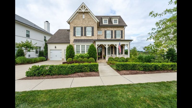 8 Tennessee Curb Appeal Looks That'll Have You Saying "Bless This House" - Decor Hint Cottagecore Cozy