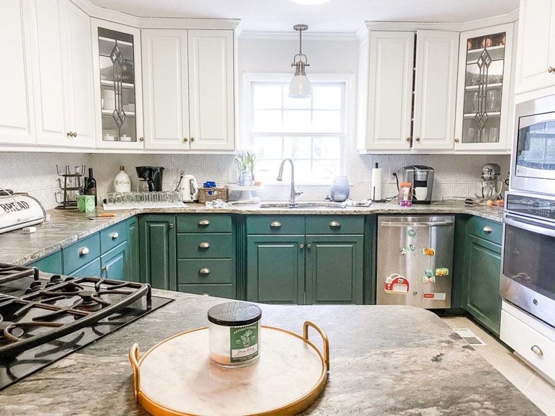 14 Kitchen Mistakes New Mexico Homebuyers Can't Unsee, According To Designers - Decor Hint Countertop Obstacle Courses