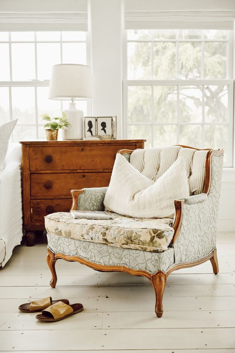 Don't Ditch These 37 Things You'll Miss Them More Than You Think - Decor Hint Upholstered Reading Chair