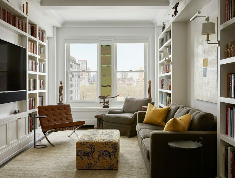 18 Red Flags Home Buyers Notice First About Your House (Plus 4 Deal Breakers) - Decor Hint Small or Awkward Room Layout
