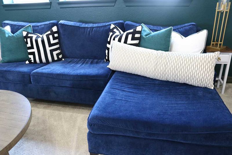 9 Couch Colors That Don't Fit The Minnesota Vibe, And 9 That Totally Do - Decor Hint Deep Navy Blue: Echoing Our Legendary 10,000 Lakes