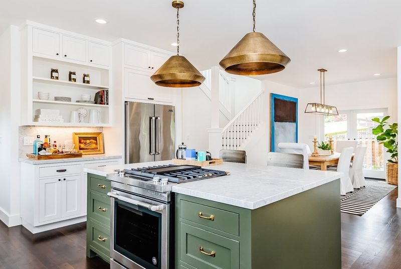 10 Green Farmhouse Kitchens That Will Make You Want To Redecorate - Decor Hint Hunter Green Island with White Perimeter Cabinets