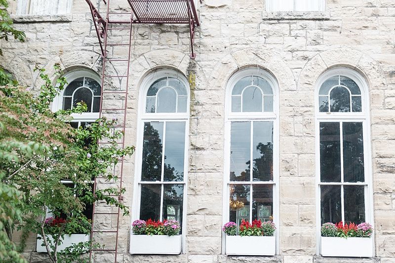 11 Classic Looks Still Going Strong In Eureka Springs - Decor Hint Stained Glass Windows with Floral Patterns