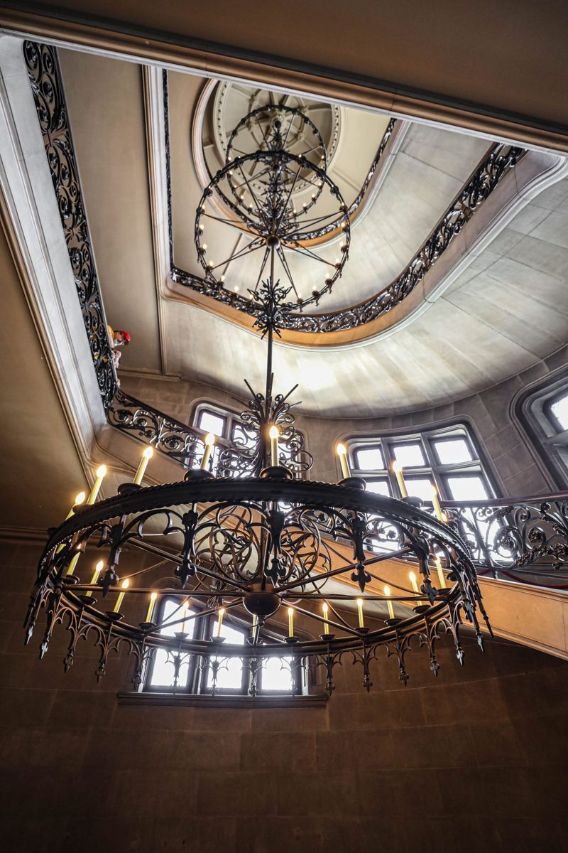 These 15 Photos Capture America’s Wealth At Its Most Extravagant - Decor Hint The Biltmore Estate’s Grand Staircase – Asheville, North Carolina