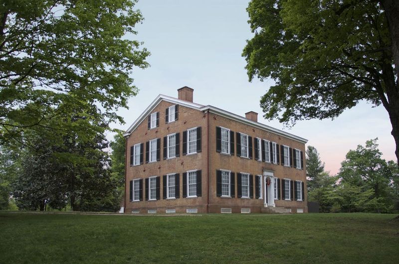 16 Bourbon-Era Mansions In Kentucky That Crumbled Through The Ages - Decor Hint Greendale Manor – Scott County