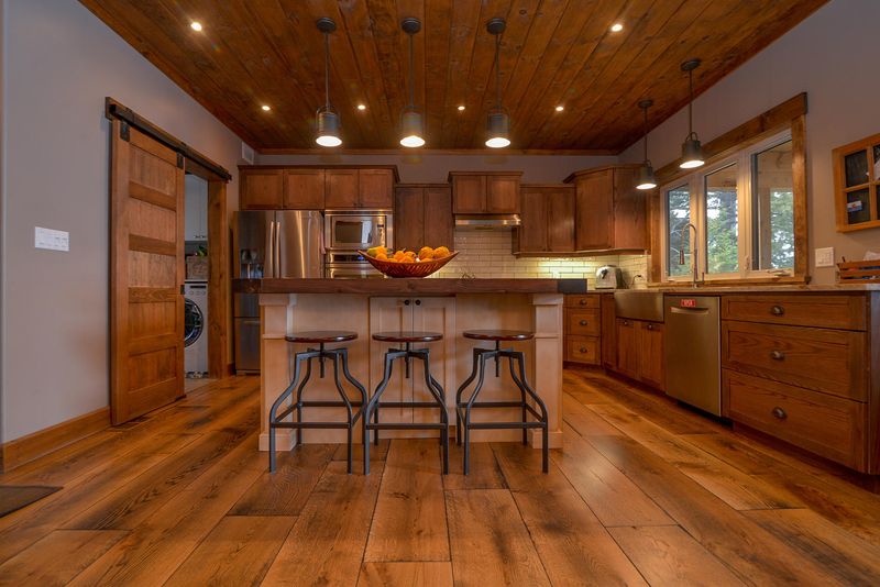 12 Pennsylvania Farmhouse Details That Instantly Feel Like Home - Decor Hint Wide-Plank Hardwood Floors With Character