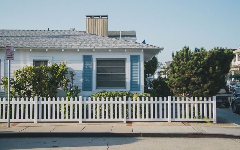 4 Types Of Homes In Pompano Beach Losing Value (Plus 9 That Are Expected To Rise In Demand) - Decor Hint Gated Communities With Strong Amenities And Security