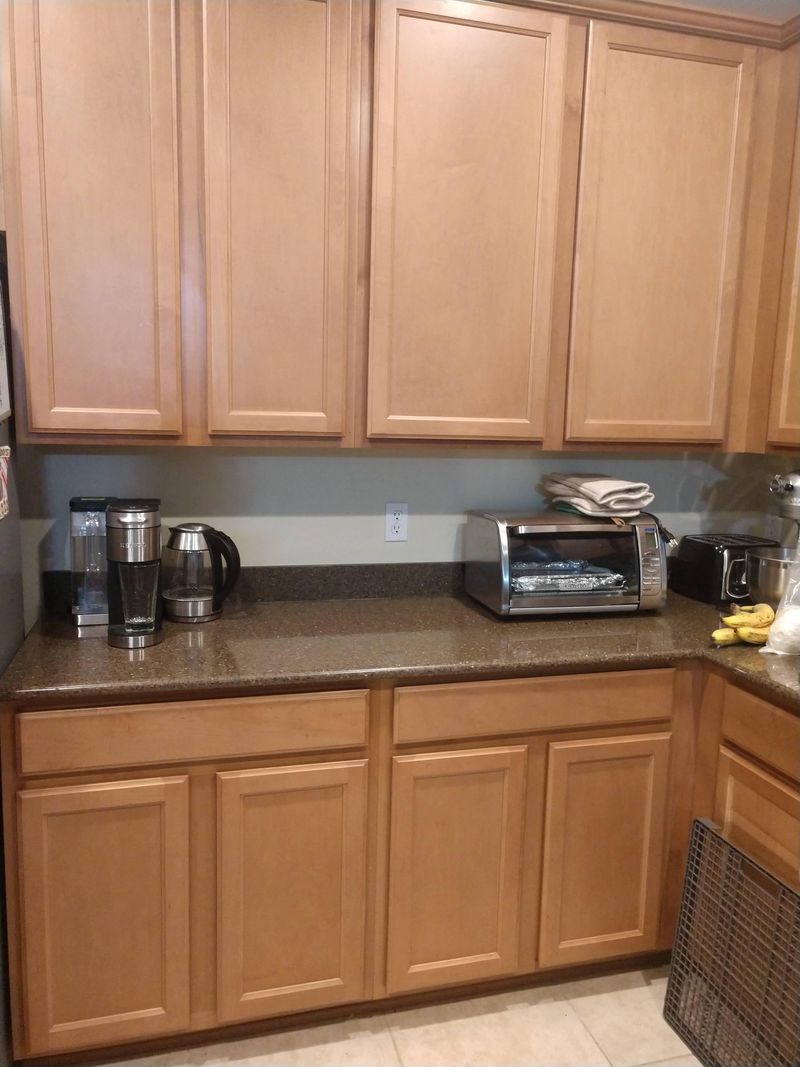 Laminate Backsplash Panels (Dropping)