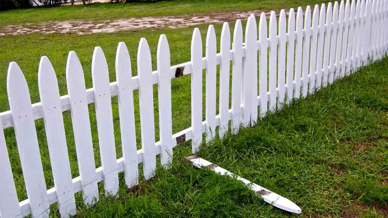 11 Backyard Features Devaluing Your Home And 11 That Will Add Value - Decor Hint Old Or Broken Fencing