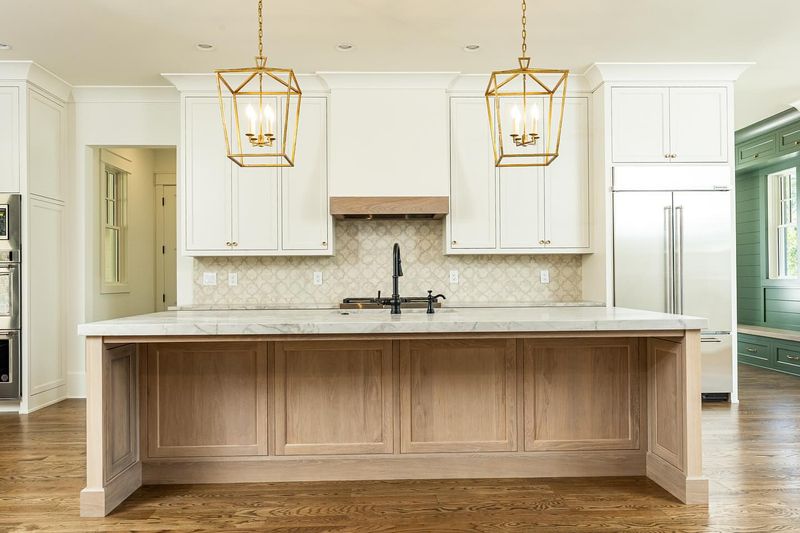 12 Decor Choices Designers Say Cheapen Georgia Kitchens, And How To Fix Them - Decor Hint Overly Trendy Light Fixtures