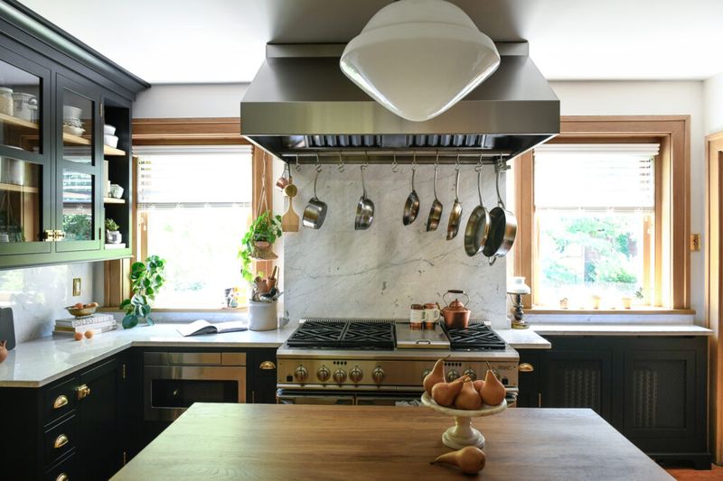 10 Kitchen Looks That Are Losing Popularity In Pennsylvania (With 10 That Still Shine) - Decor Hint Matching Kitchen Sets