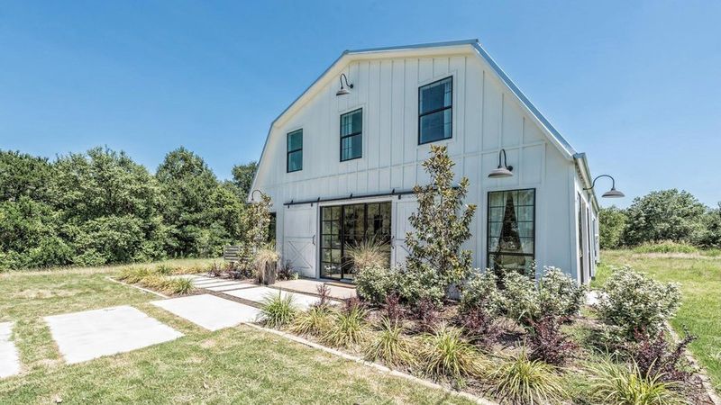These 22 Home Types Could Be More Affordable By The End Of 2025 - Decor Hint Barndominium Conversions