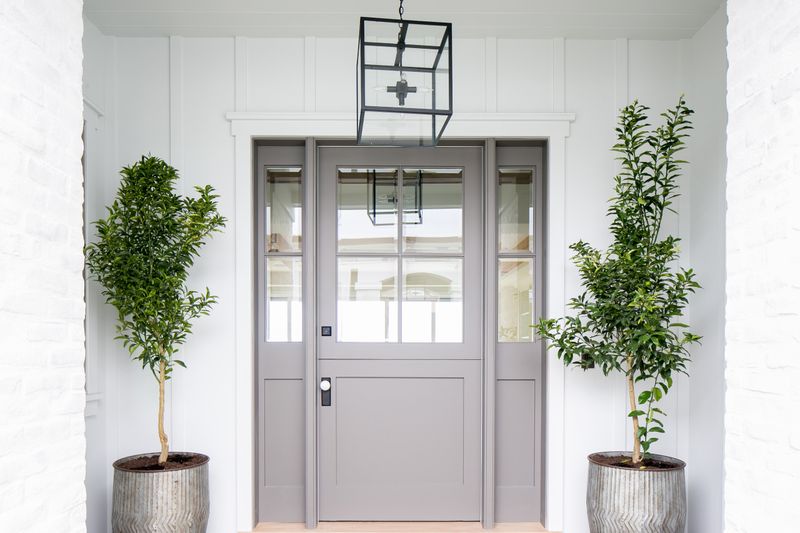 12 Pennsylvania Farmhouse Details That Instantly Feel Like Home - Decor Hint Dutch Doors That Welcome The Breeze