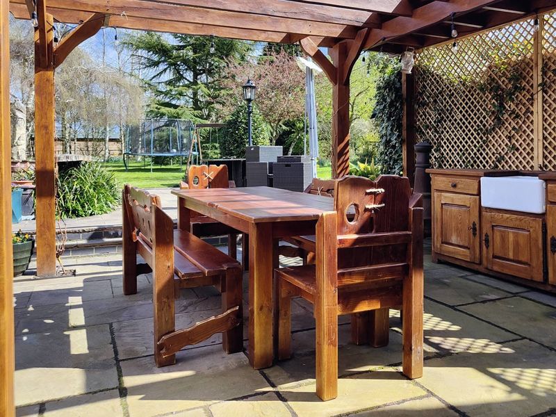 10 Outdoor Decorating Moves Texans Swear By This Year - Decor Hint Rustic Wooden Dining Tables Under Shade Structures