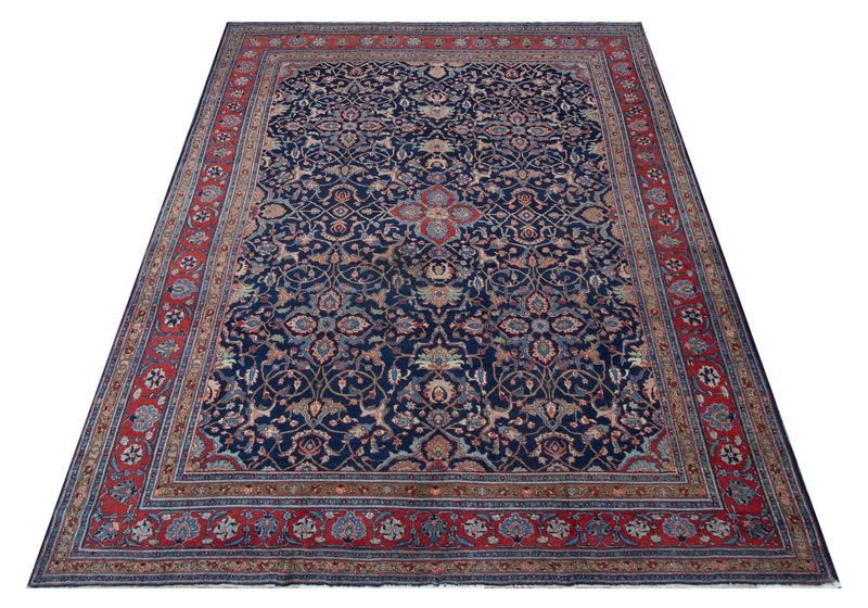 6 Antiques Worth Thousands, And 8 That'll Barely Sell For A Buck - Decor Hint Antique Persian Rugs: Woven Wealth Beneath Your Feet