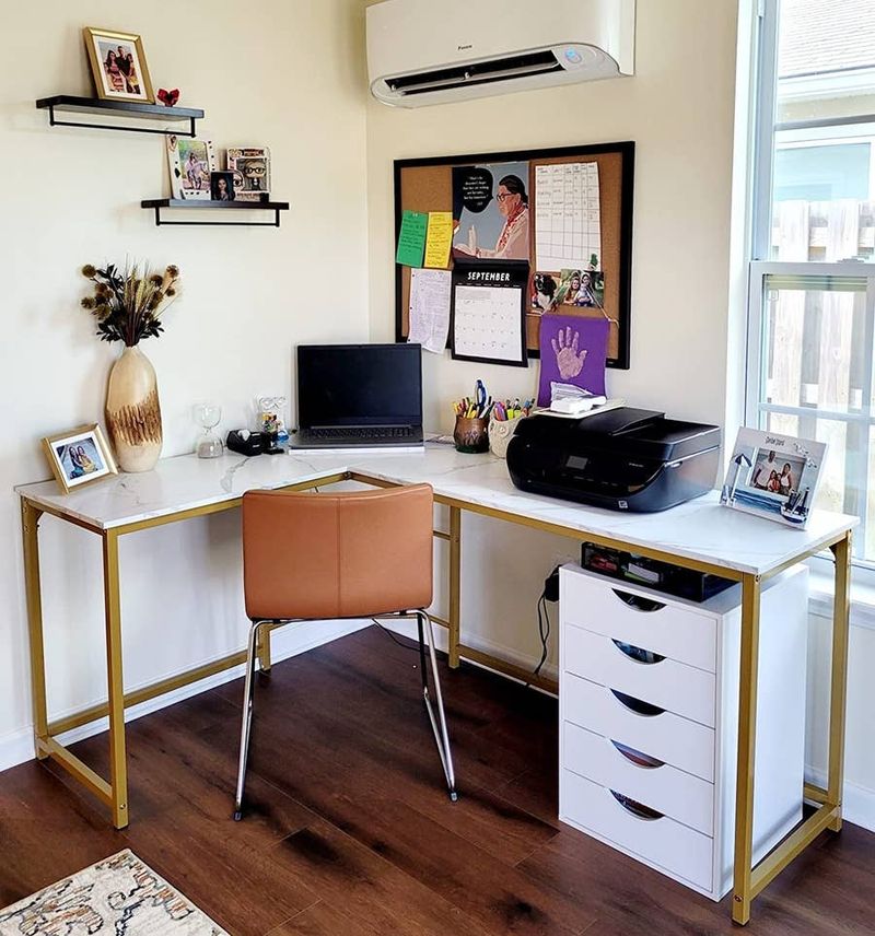 16 Tiny Room Layouts That Just Work - Decor Hint Corner Desk Setup to Maximize Floor Space