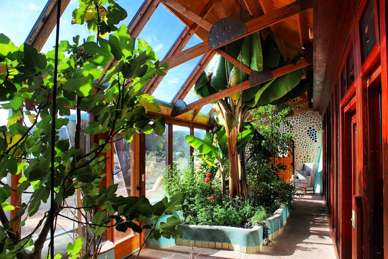 18 Of The Best Spacious Tiny Homes You'll Love - Decor Hint Eco-Friendly Earthship