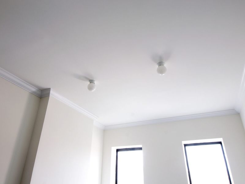 14 Modern Alternatives To Old-Fashioned Home Décor Trends - Decor Hint Smooth Ceilings Vs. Popcorn Texture