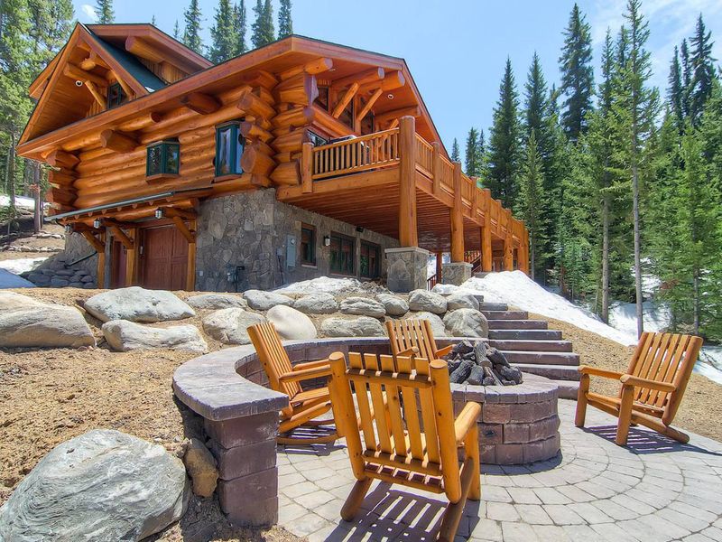7 Luxury Cabins In Colorado Are Heating Up For 2025 + 2 That Are Rising Quicker Than Ever - Decor Hint Breckenridge's Historic Log Mansions Make Waves