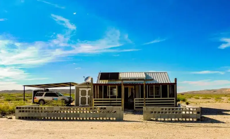Nevada Market Watch: 11 Homes Losing Value By End Of 2025 (And 5 That Are Gaining Steam) - Decor Hint Remote Desert Cabins
