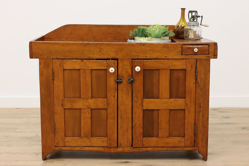 Vintage Finds That Prove Pennsylvania Furniture Trends Never Fade - Decor Hint Primitive Dry Sinks