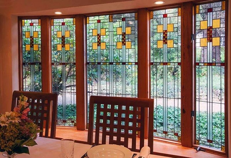 11 Home Style Details That Scream 'Illinois' - Decor Hint Leaded Or Stained Glass Windows With Geometric Patterns