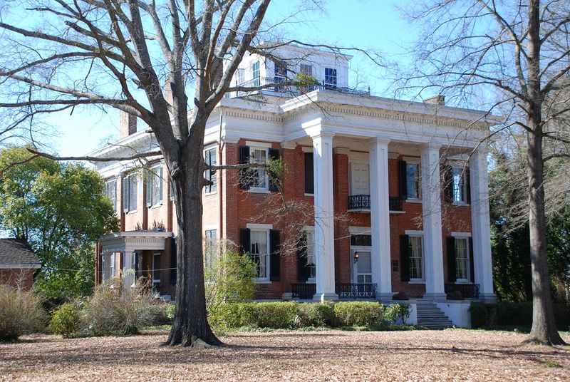 21 Secluded Mansions In Mississippi Featuring Centuries Of Craftsmanship - Decor Hint Riverview (Captain Harris House) — Columbus, MS