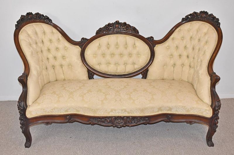 These 5 Antiques Are Hot In California And 5 That Are Losing Appeal - Decor Hint Ornate Victorian Furniture