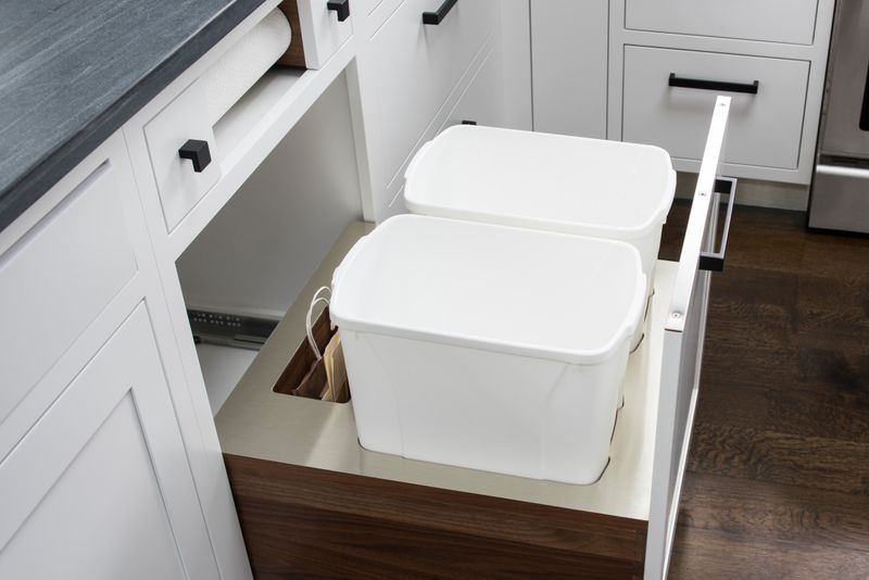 9 Kitchen Features That Impress Buyers, And 5 That Truly Stand Out - Decor Hint Pull-Out Trash Solutions