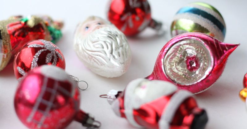 36 Antiques Are Not Worth A Penny Nowadays, For Real - Decor Hint Vintage Holiday Decorations
