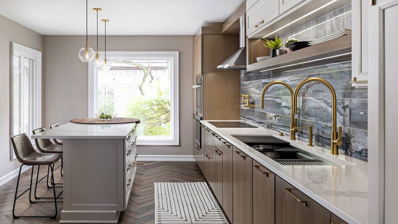 7 Kitchen Colors That Can Drag Down The Mood In College Park Homes (And 3 That Already Do) - Decor Hint Gray With Cool Undertones