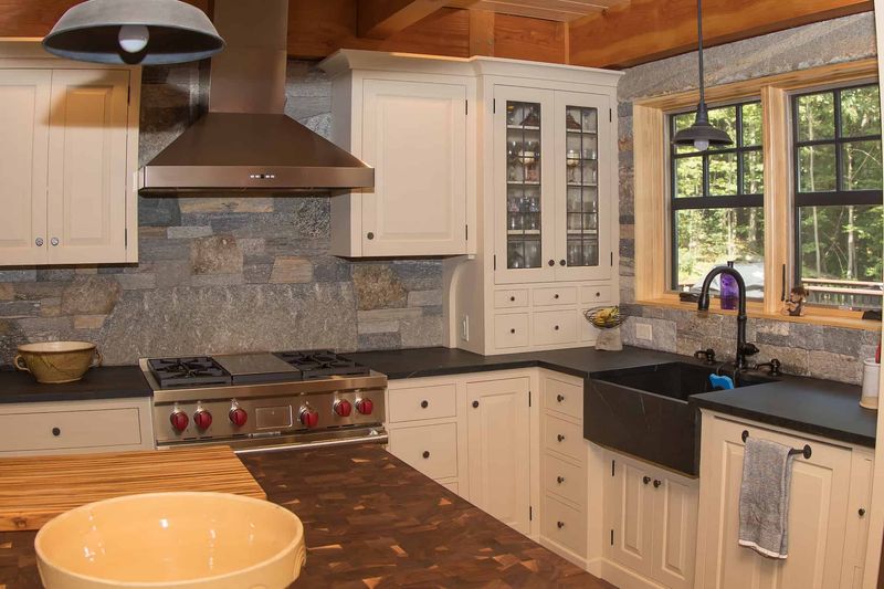Stone Backsplashes: Rugged Elegance That Endures