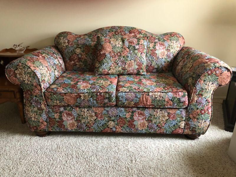 Tapestry Florals: Grandma's House Forever