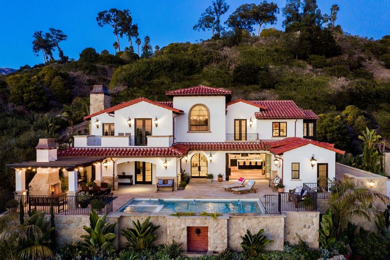 9 Iconic Curb Appeal Styles Spotted On Historic California Streets - Decor Hint Spanish Colonial Revival: White Walls and Red Tiles