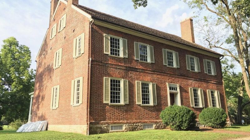 16 Bourbon-Era Mansions In Kentucky That Crumbled Through The Ages - Decor Hint Locust Grove (original structure remnants) – Louisville