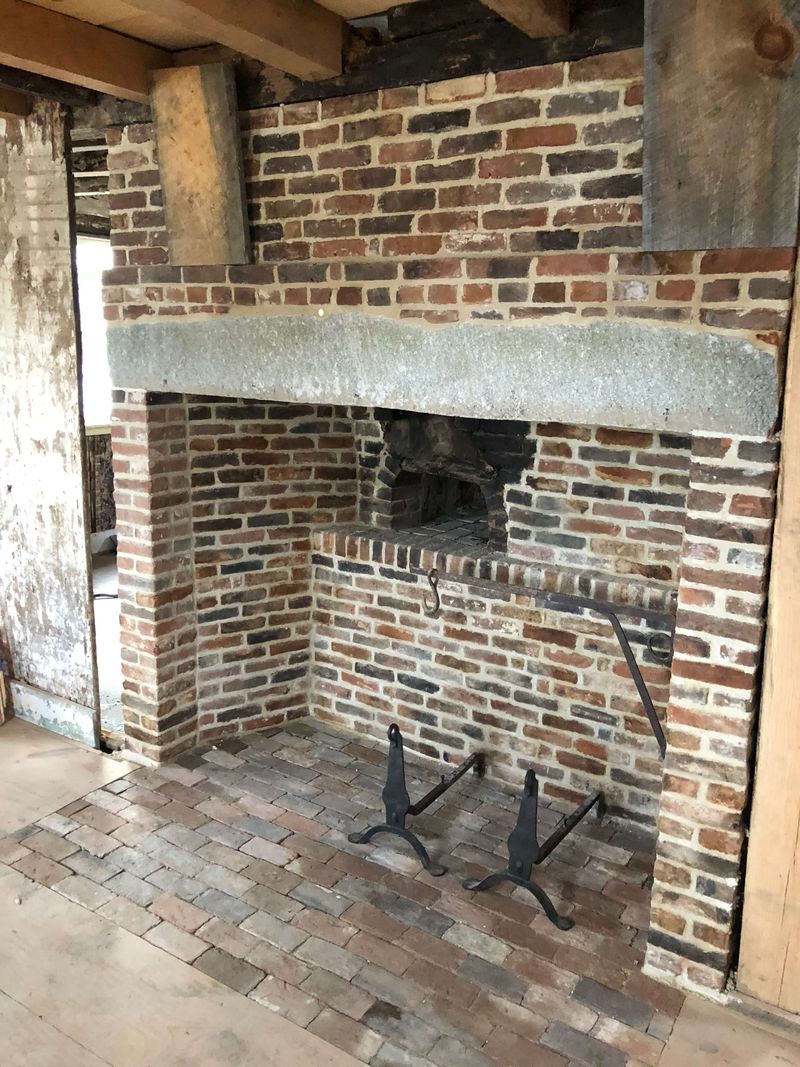 The Charm Of Cape Cod Houses 13 Things You Should Know - Decor Hint Central Chimney Feature
